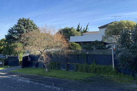 Photo of property in 16 Quincey Place, Massey, Auckland, 0614