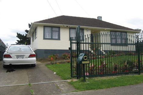 Photo of property in 58 Plumley Crescent, Mangere, Auckland, 2022