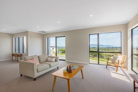 Photo of property in 11 Wilson Way, Waikanae, 5036