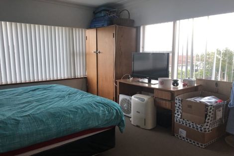 Photo of property in 67 Forrest Hill Road, Milford, Auckland, 0620