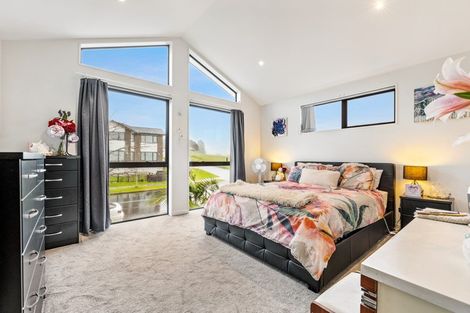 Photo of property in 9 Mettam Drive, Swanson, Auckland, 0614