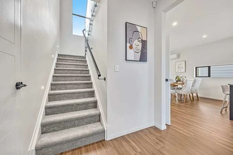 Photo of property in 29c Rotoiti Avenue, Pakuranga Heights, Auckland, 2010