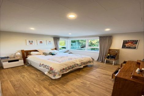 Photo of property in 28 Alwyn Place, Newlands, Wellington, 6037