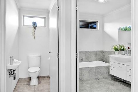 Photo of property in 15c Anderson Way, Highlands Park, New Plymouth, 4312