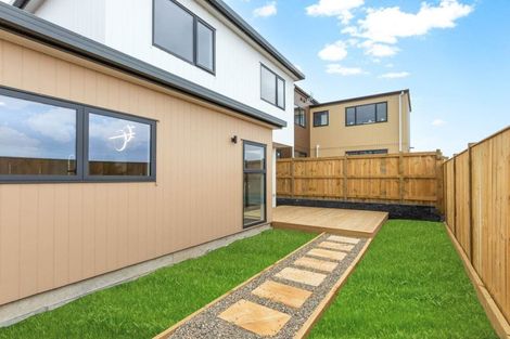 Photo of property in 30 Taipahitini Road, Rosehill, 2113