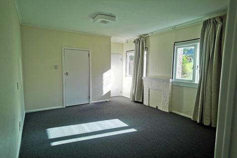 Photo of property in 16a Commodore Parry Road, Castor Bay, Auckland, 0620