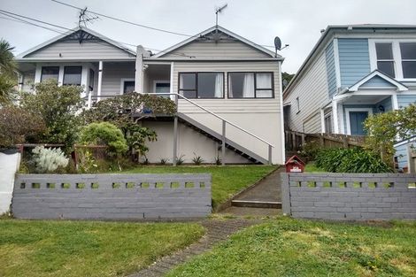 Photo of property in 204 Sutherland Road, Lyall Bay, Wellington, 6022