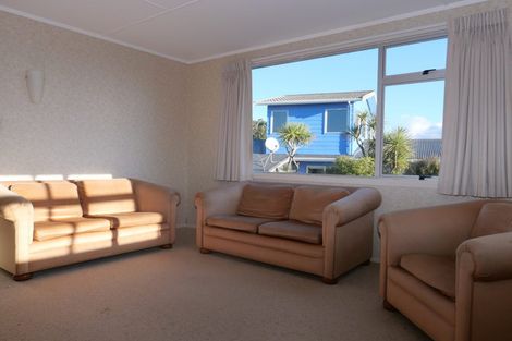 Photo of property in 115 Gloaming Hill, Titahi Bay, Porirua, 5022