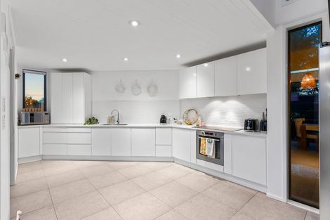 Photo of property in 2/3 Craig Road, Milford, Auckland, 0620