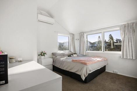 Photo of property in 29 Ravenstone Place, Chatswood, Auckland, 0626