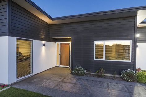 Photo of property in 14 Doncaster Court, Awapuni, Palmerston North, 4412
