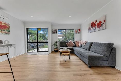 Photo of property in 2/17 Kent Road, Manurewa, Auckland, 2102