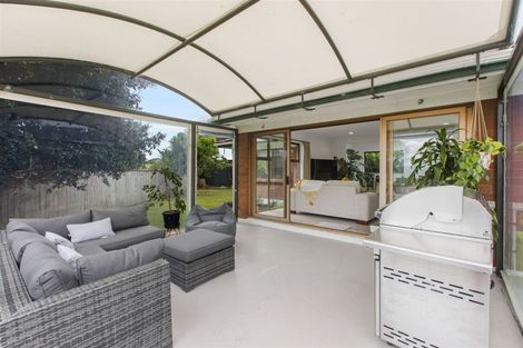 Photo of property in 33 Tree View Avenue, Glenfield, Auckland, 0629
