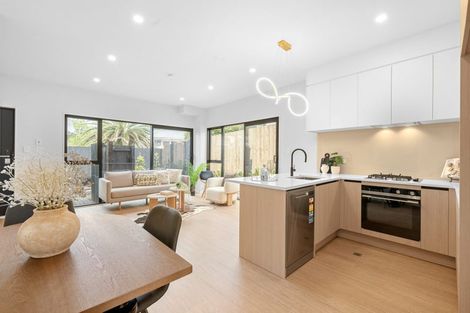 Photo of property in 101d Gossamer Drive, Pakuranga Heights, Auckland, 2010