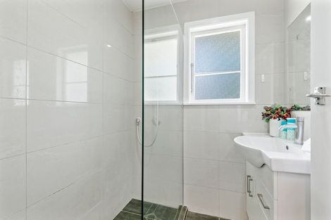 Photo of property in 1/186 Archers Road, Glenfield, Auckland, 0629