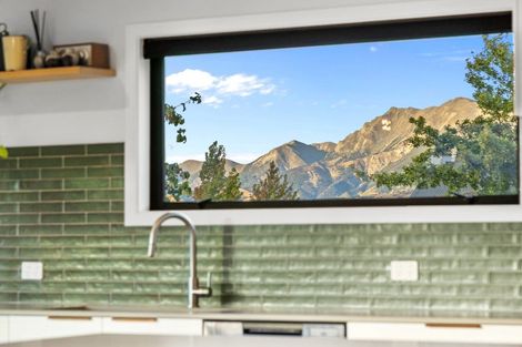 Photo of property in 11 Centre Crescent, Wanaka, 9305