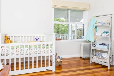 Photo of property in 42 Line Road, Glen Innes, Auckland, 1072