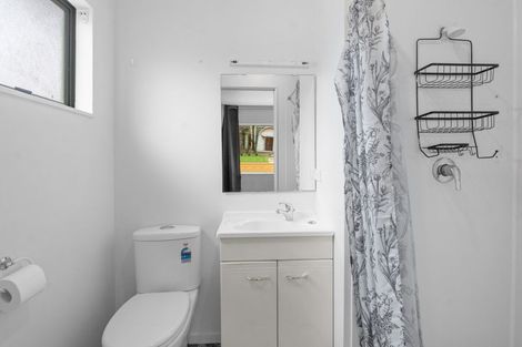 Photo of property in 121b Sunnyside Road, Sunnyvale, Auckland, 0612