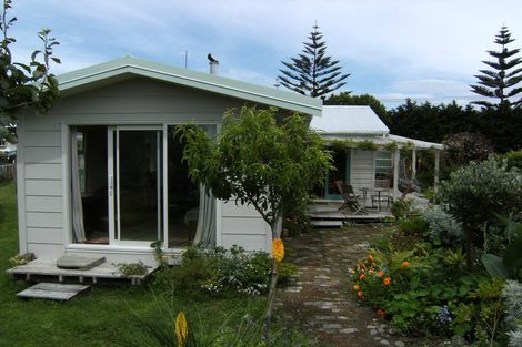 Photo of property in 41 Nuku Street, Tangimoana, 4822