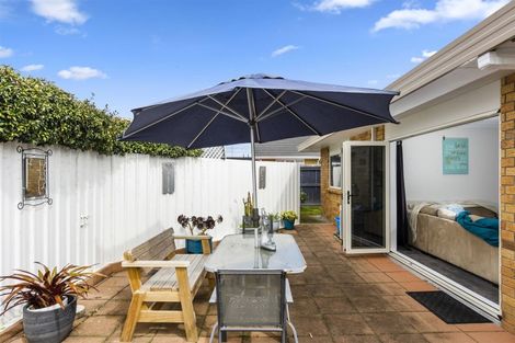 Photo of property in 496b Devonport Road, Tauranga South, Tauranga, 3112