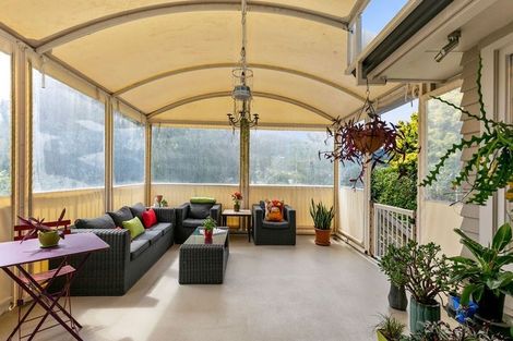 Photo of property in 327 Main Road, Tawa, Wellington, 5028