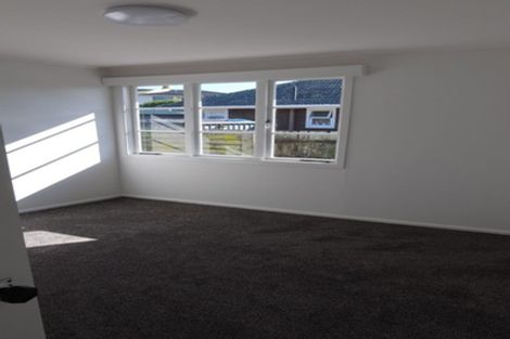 Photo of property in 7 Neil Avenue, Te Atatu Peninsula, Auckland, 0610