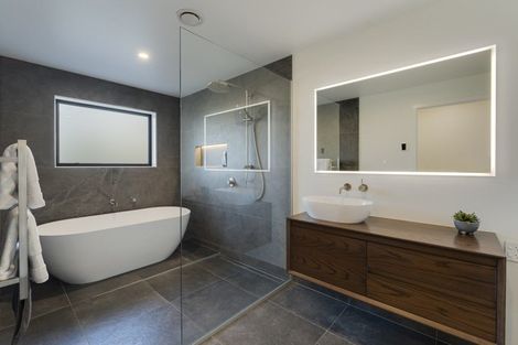 Photo of property in 18 Marjon Drive, Wanaka, 9305