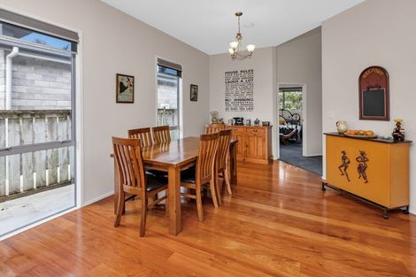 Photo of property in 9 Paradise Point Place, One Tree Point, 0118