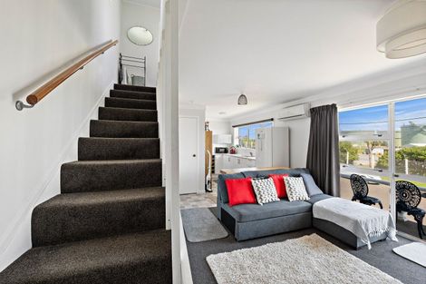 Photo of property in 25b Port View Crescent, Moturoa, New Plymouth, 4310