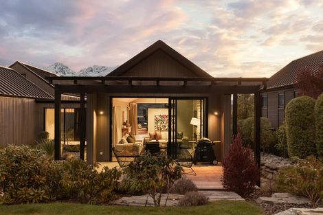 Photo of property in 33 Hackett Road, Jacks Point, Queenstown, 9371