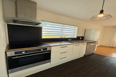 Photo of property in 10 Rook Place, Unsworth Heights, Auckland, 0632