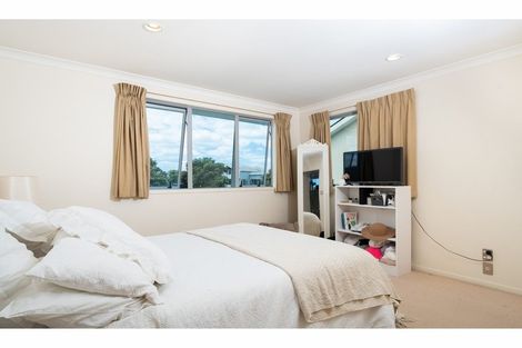 Photo of property in 11l Clearwater Cove, West Harbour, Auckland, 0618