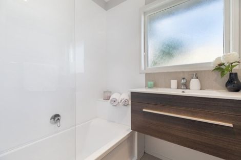 Photo of property in 76 Thompson Terrace, Manurewa, Auckland, 2102