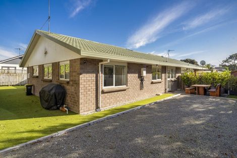 Photo of property in 15b Ross Grove, Paraparaumu, 5032