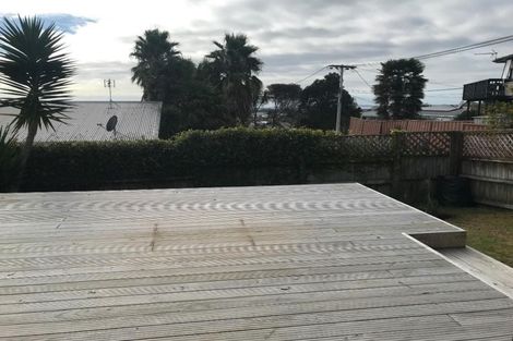 Photo of property in 3/289 Glenfield Road, Glenfield, Auckland, 0629