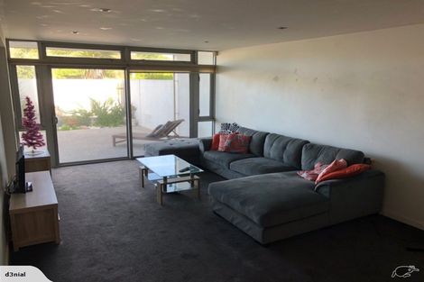 Photo of property in 2/272 Marine Parade, New Brighton, Christchurch, 8061