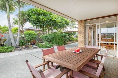 Photo of property in 4 Saltwood Street, Red Beach, 0932