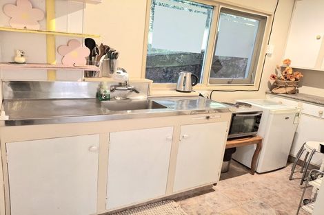 Photo of property in 10 Cyclarama Crescent, Massey, Auckland, 0614