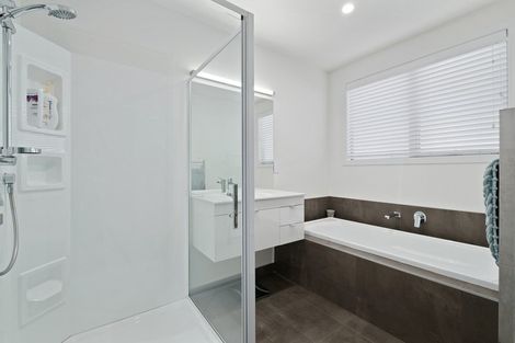 Photo of property in 24 Makomako Road, Wanaka, 9305