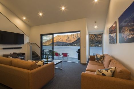 Photo of property in La Residence Du Lac, 39/527 Frankton Road, Queenstown, 9300
