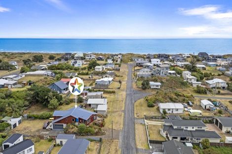 Photo of property in 4 Trafalgar Street, Foxton Beach, Foxton, 4815
