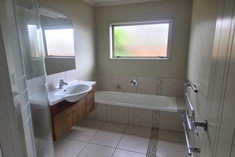 Photo of property in 8 Paul Close, Papamoa Beach, Papamoa, 3118