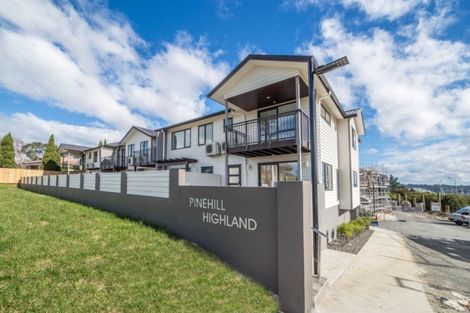 Photo of property in 128 Mcclymonts Road, Oteha, Auckland, 0632