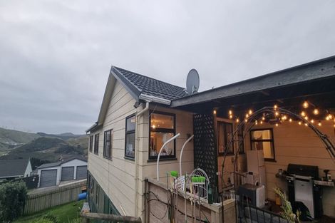 Photo of property in 142 Mark Avenue, Grenada Village, Wellington, 6037