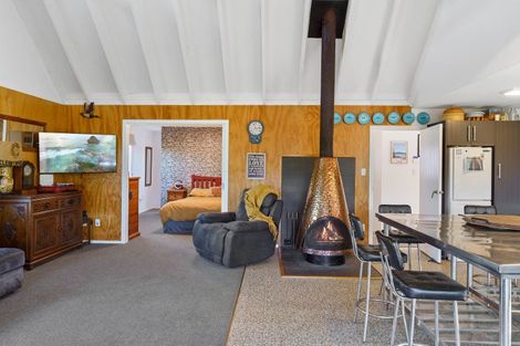 Photo of property in 6 James Street, Waikawa Beach, Levin, 5573