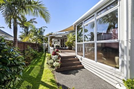 Photo of property in 32 The Circle, Manly, Whangaparaoa, 0930