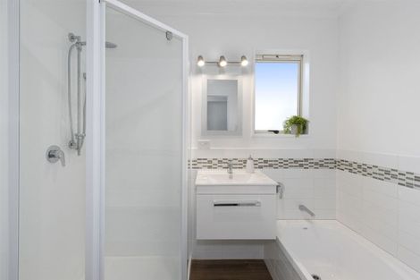 Photo of property in 38 Daniels Road, Redwood, Christchurch, 8051