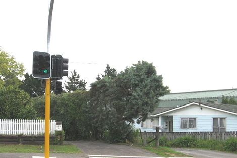 Photo of property in 1/167 Royal Road, Massey, Auckland, 0614