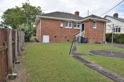 Photo of property in 51 Seabrook Avenue, New Lynn, Auckland, 0600