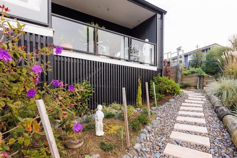 Photo of property in 121 Cashmere Drive, Fitzherbert, Palmerston North, 4410